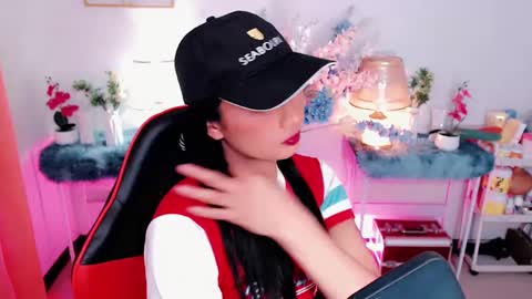 Snapshot of sam_mitinair chatting on 02-18-25, 10:36 sam online show from 02-18-25, 10:36