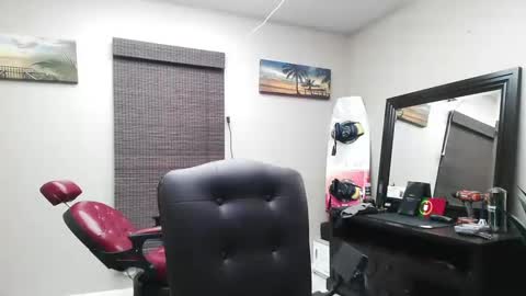 Snapshot of sam_papithebarber chatting on 01-06-25, 11:07 sam_papithebarber online show from 01-06-25, 11:07