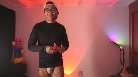 SAMUEL THOMPSON online show from 04-26-26, 04:10