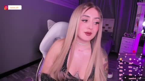 Snapshot of sam_thompsoon_ chatting on 07-15-26, 02:17 Sam online show from 07-15-26, 02:17