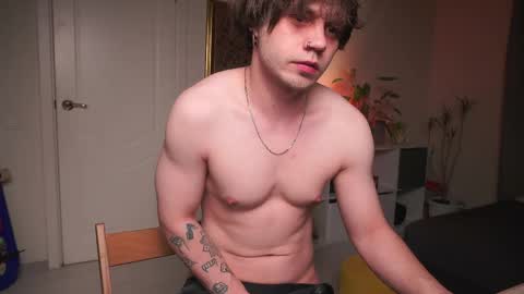 Snapshot of sam_w__ chatting on 03-26-26, 10:15 Sam online show from 03-26-26, 10:15