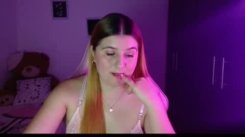 Snapshot of samanta_0277 chatting on 03-12-26, 04:51 samanta_0277 online show from 03-12-26, 04:51