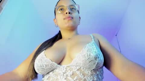 Snapshot of samanta__sweetx chatting on 05-14-26, 04:25 Samanta Sweet online show from 05-14-26, 04:25
