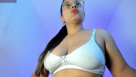 Snapshot of samanta__sweetx chatting on 05-20-26, 05:19 Samanta Sweet online show from 05-20-26, 05:19