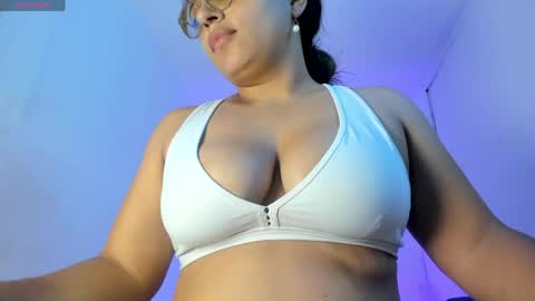 Snapshot of samanta__sweetx chatting on 05-27-26, 05:21 Samanta Sweet online show from 05-27-26, 05:21