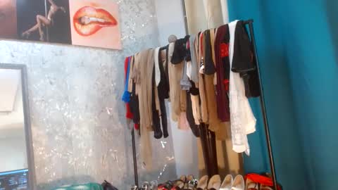 Snapshot of samanta_brownn_ chatting on 05-25-26, 11:05 samanta online show from 05-25-26, 11:05