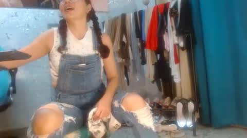 Snapshot of samanta_brownn_ chatting on 06-04-26, 11:16 samanta online show from 06-04-26, 11:16