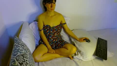 Samanta online show from 11-19-25, 05:02