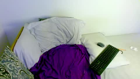 Snapshot of samanta_r_ chatting on 05-12-26, 04:04 Samanta online show from 05-12-26, 04:04