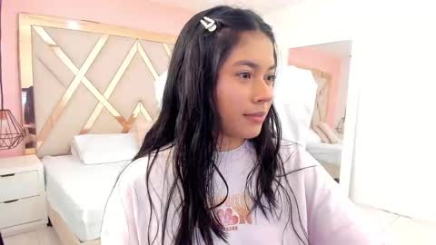Snapshot of samantaa_shy chatting on 10-22-25, 02:34 sam online show from 10-22-25, 02:34
