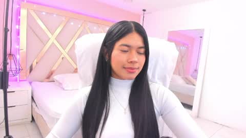 Snapshot of samantaa_shy chatting on 05-07-26, 02:06 sam online show from 05-07-26, 02:06