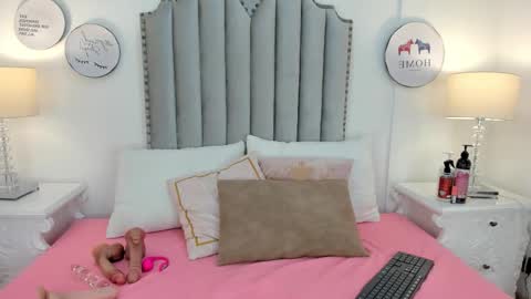 Snapshot of samantamarquez chatting on 12-19-25, 07:43 Samanta online show from 12-19-25, 07:43