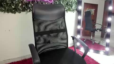 samantaortiz_ online show from 11-17-25, 07:19