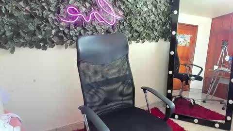 samantaortiz_ online show from 12-01-25, 07:19