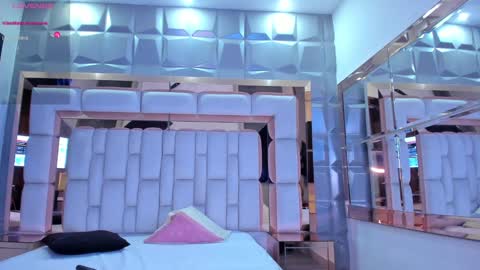 S A M A N T A   online show from 01-15-25, 08:41