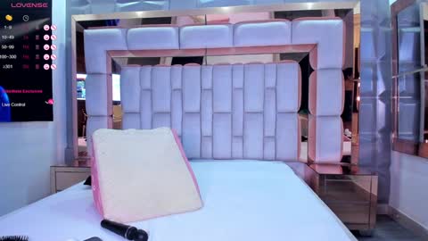 S A M A N T A   online show from 01-21-25, 06:33