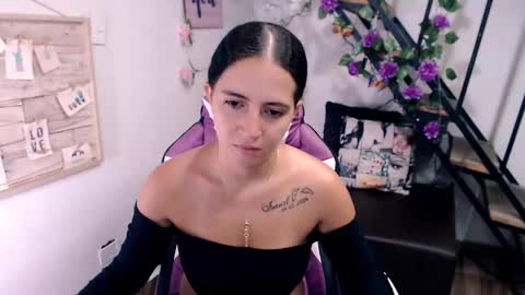 Snapshot of samantha2girl chatting on 06-06-26, 06:45 samantha online show from 06-06-26, 06:45