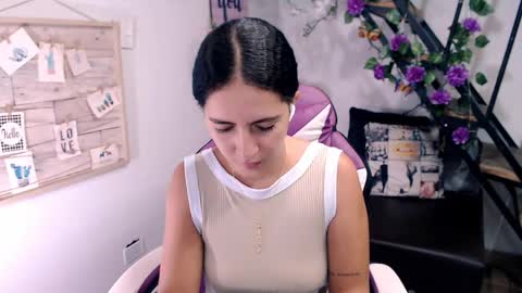 Snapshot of samantha2girl chatting on 06-08-26, 06:08 samantha online show from 06-08-26, 06:08