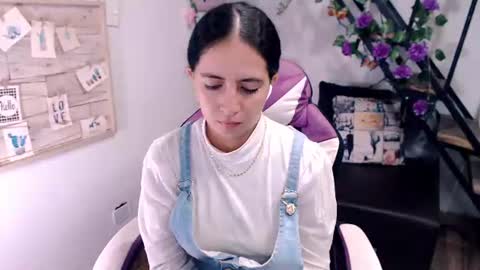 Snapshot of samantha2girl chatting on 06-09-26, 04:07 samantha online show from 06-09-26, 04:07