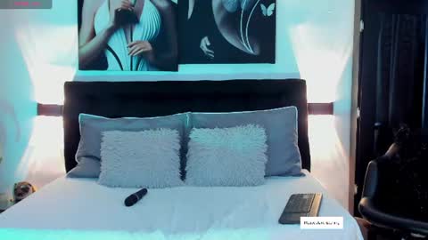 Snapshot of samantha__garcia chatting on 06-25-26, 10:47 Samantha online show from 06-25-26, 10:47