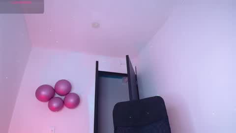 Snapshot of samantha_devil_ chatting on 12-01-25, 12:15 Samanta online show from 12-01-25, 12:15