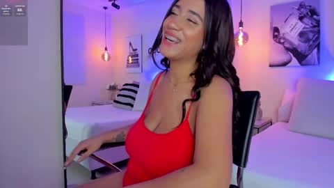 Snapshot of samantha_hotly chatting on 09-25-25, 02:43 Samantha online show from 09-25-25, 02:43