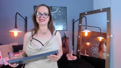 Snapshot of samantha_mature56 chatting on 11-13-25, 09:19 Sam online show from 11-13-25, 09:19