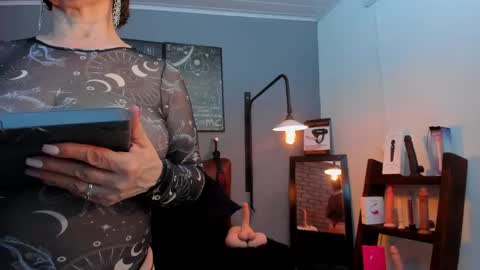 Snapshot of samantha_mature56 chatting on 05-23-26, 02:28 Sam online show from 05-23-26, 02:28