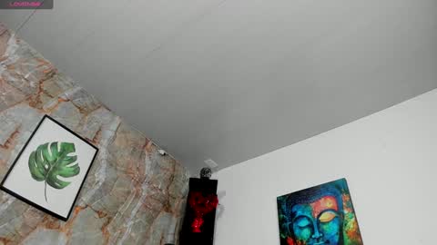 samantha_milfs online show from 01-04-25, 11:00