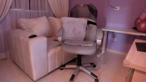 Snapshot of samantha_thompsoon chatting on 07-27-26, 10:39 samantha_thompsoon online show from 07-27-26, 10:39