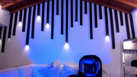 Snapshot of samanthaklein_ chatting on 12-22-24, 03:44 Samantha Klein online show from 12-22-24, 03:44