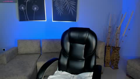 Snapshot of samanthaklein_ chatting on 01-28-25, 03:47 Samantha Klein online show from 01-28-25, 03:47