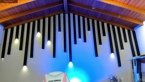 Snapshot of samanthaklein_ chatting on 02-13-25, 03:18 Samantha Klein online show from 02-13-25, 03:18