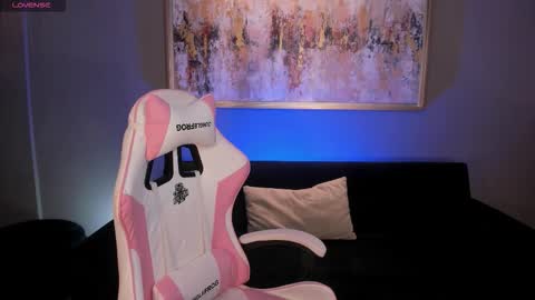 Snapshot of samanthaklein_ chatting on 11-22-25, 02:54 Samantha Klein online show from 11-22-25, 02:54