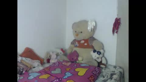 Snapshot of samanthakler17 chatting on 12-27-24, 04:32 samantha online show from 12-27-24, 04:32