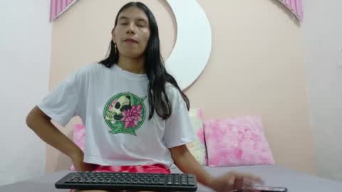 Snapshot of samanthalaurent chatting on 05-28-26, 07:11 samanthalaurent online show from 05-28-26, 07:11