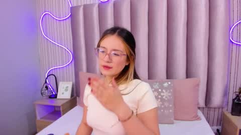 Alejandra  online show from 11-08-25, 11:54