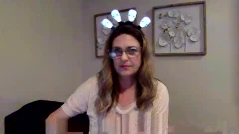 Snapshot of samanthavale chatting on 10-30-25, 05:31 Samantha Vale online show from 10-30-25, 05:31