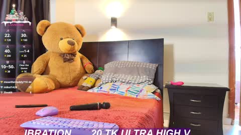 Snapshot of samantta98 chatting on 12-18-24, 02:49 SAMMY online show from 12-18-24, 02:49