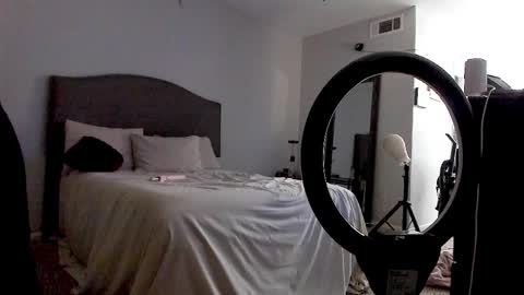 Yaya online show from 10-20-25, 12:55