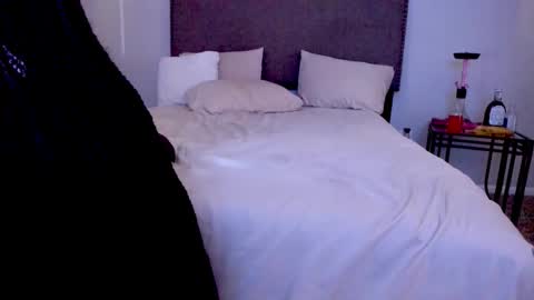 Yaya online show from 10-22-25, 10:59