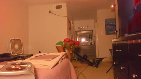 Snapshot of samatha1998 chatting on 03-12-26, 01:23 Yaya online show from 03-12-26, 01:23