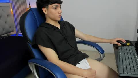 Snapshot of samblack_ chatting on 05-13-26, 07:55 Sam online show from 05-13-26, 07:55