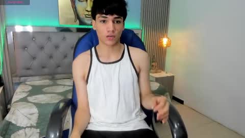 Snapshot of samblack_ chatting on 06-08-26, 01:00 Sam online show from 06-08-26, 01:00