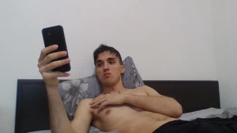 Snapshot of samcumtv chatting on 11-29-25, 09:34 multitooman online show from 11-29-25, 09:34