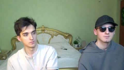 Snapshot of samcumtv chatting on 01-10-26, 03:25 multitooman online show from 01-10-26, 03:25