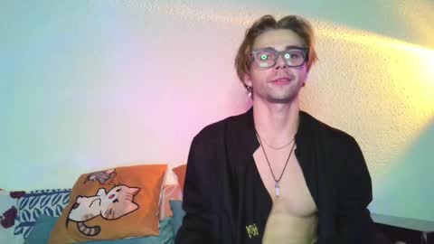Snapshot of samgorgeous chatting on 05-24-26, 06:40 Fansly - Top4fans online show from 05-24-26, 06:40