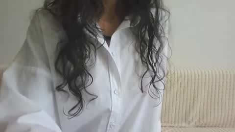 Snapshot of samiraqfresh chatting on 06-15-26, 11:45 SamiraQFresh online show from 06-15-26, 11:45