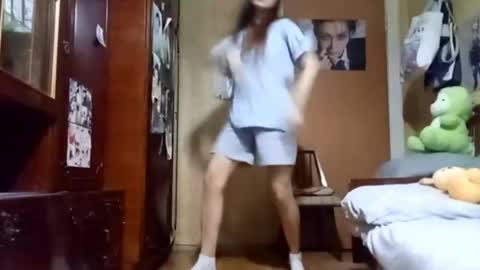 Snapshot of samiravilmont chatting on 10-26-25, 03:40 Mira online show from 10-26-25, 03:40