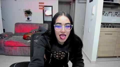 Snapshot of samismith77 chatting on 10-30-25, 12:12 SARA online show from 10-30-25, 12:12